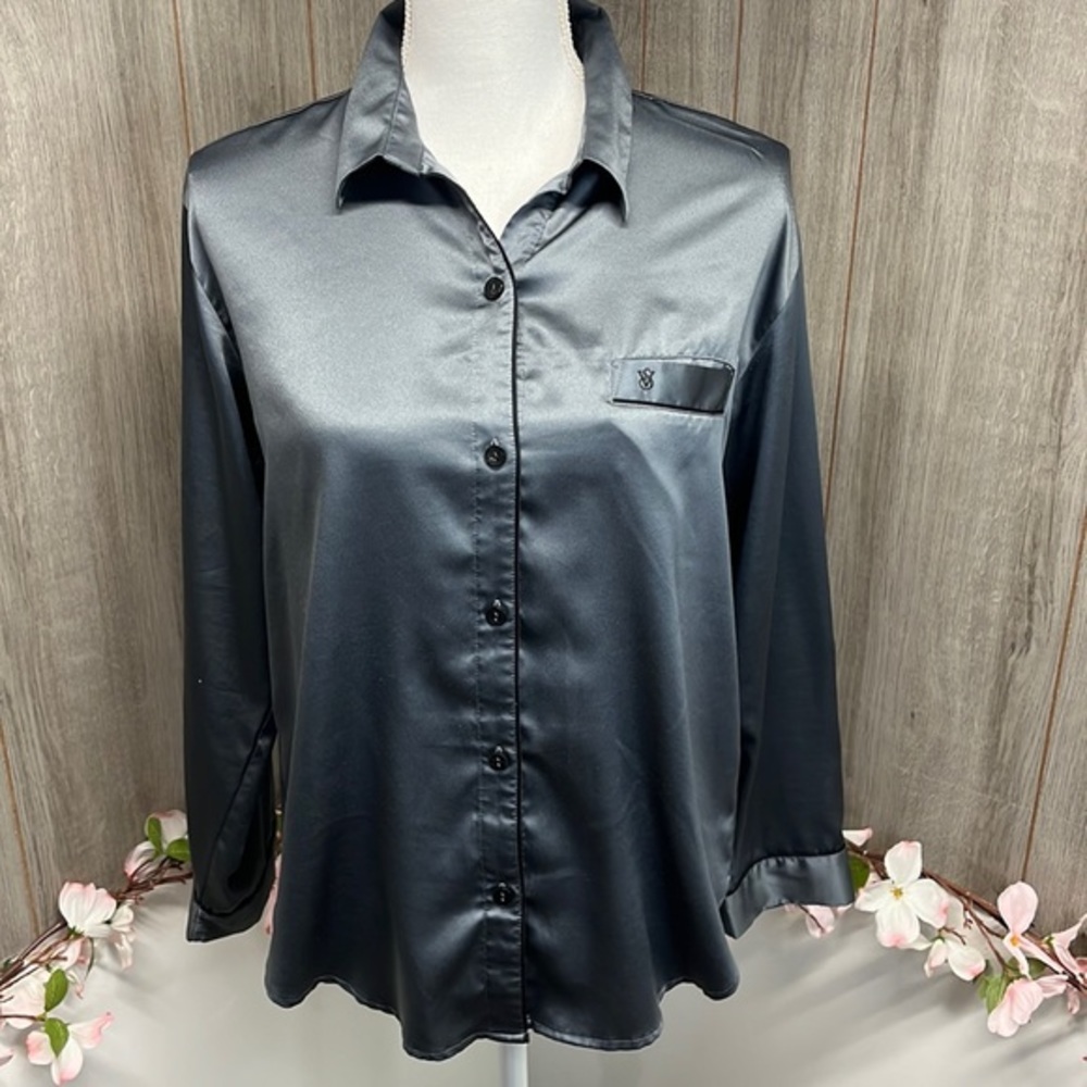 Victoria Secret Pajama Top‎